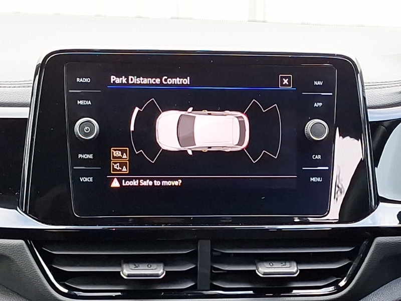 Used Volkswagen T-Roc 2023 for sale - 76720904: Photo 11