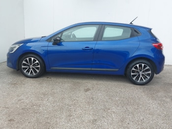 Used Renault Clio 2023 for sale - 79056124: Photo