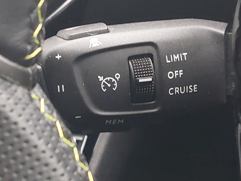 Used Peugeot 2008 2023 for sale - 78099544: Photo 12