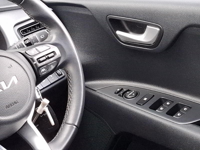 Used Kia Stonic 2024 for sale - 76492666: Photo 11