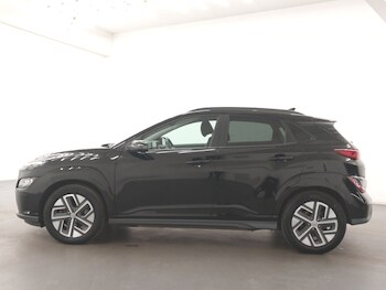 Used Hyundai KONA 2023 for sale - 77049498: Photo