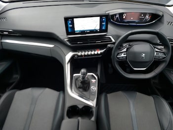 Used Peugeot 5008 2022 for sale - 77386099: Photo