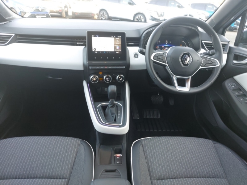 Used Renault Clio 2023 for sale - 77949408: Photo 2