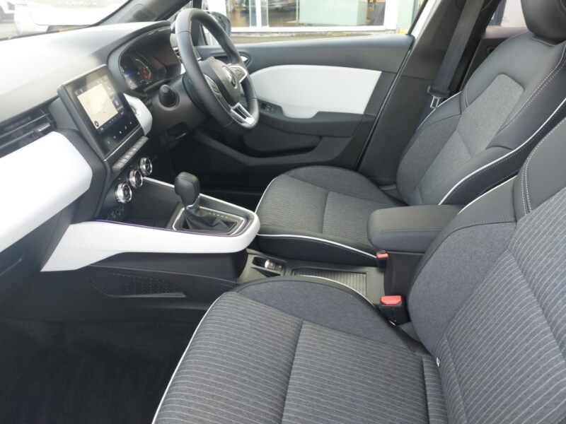 Used Renault Clio 2023 for sale - 77949408: Photo 5