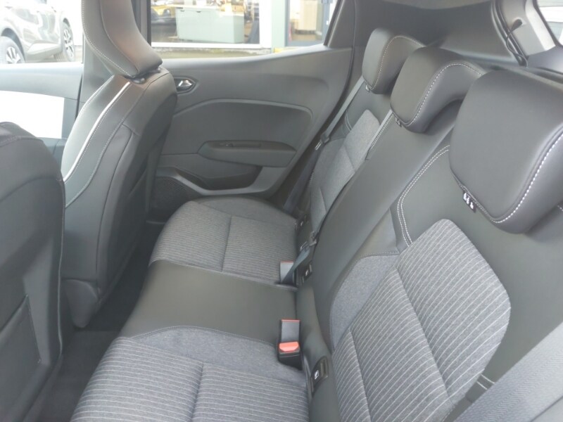 Used Renault Clio 2023 for sale - 77949408: Photo 6