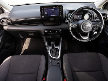 Used Toyota Yaris 2023 for sale - 77767692: Photo