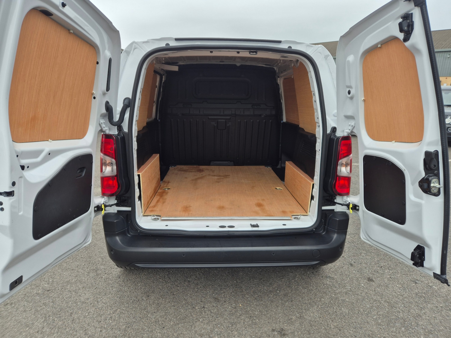 Used Peugeot Partner 2024 for sale - 77996986: Photo 11