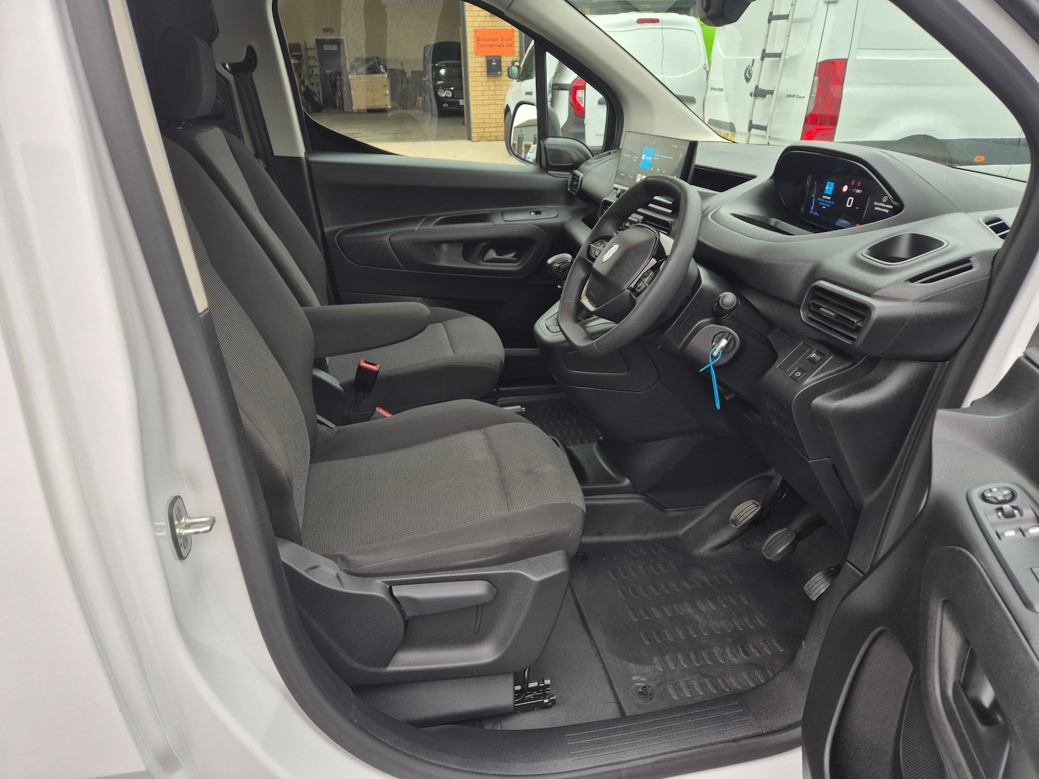 Used Peugeot Partner 2024 for sale - 77996986: Photo 2