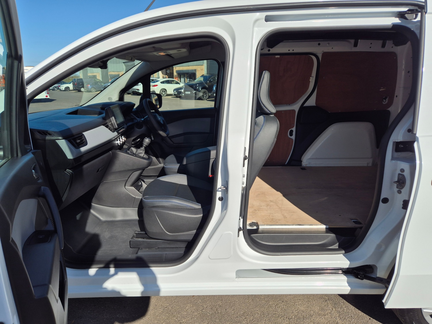 Used Nissan Other 2023 for sale - 77930462: Photo 17