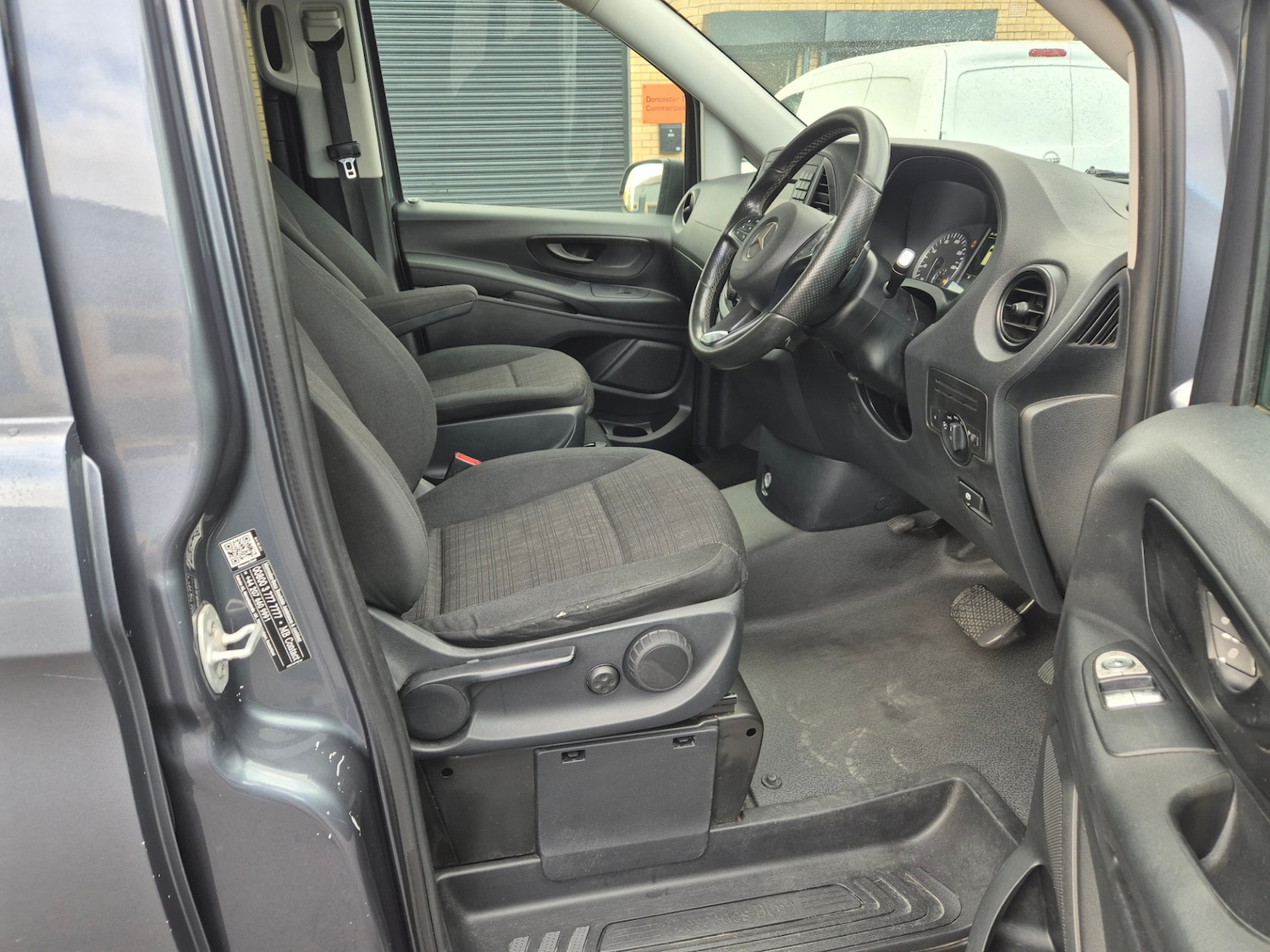 Used Mercedes-Benz Vito 2015 for sale - 76382713: Photo 2