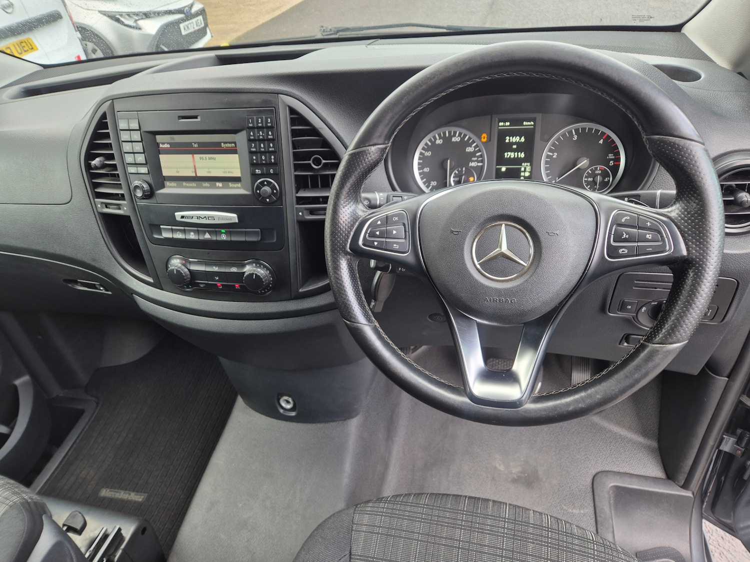Used Mercedes-Benz Vito 2015 for sale - 76382713: Photo 3