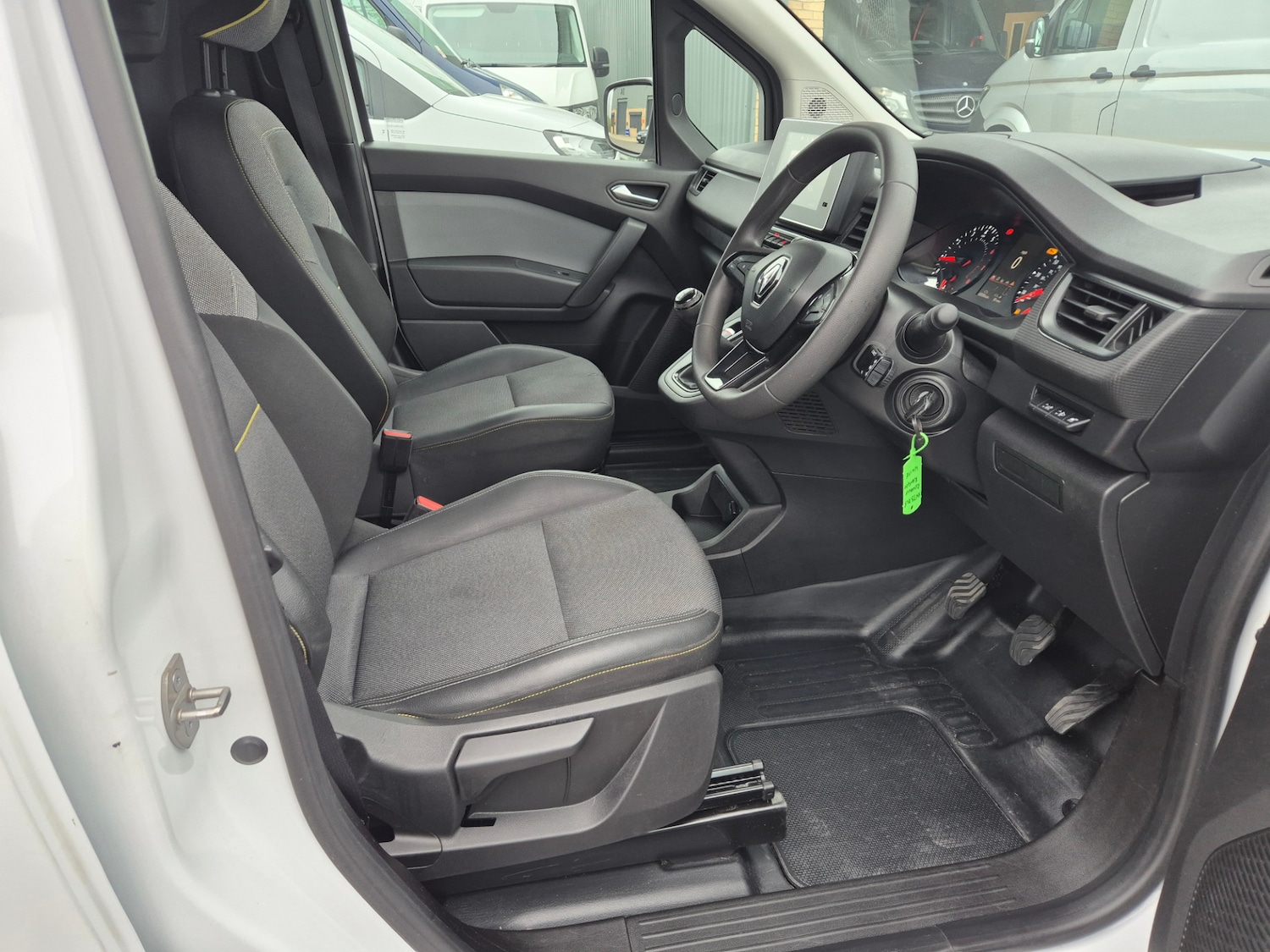 Used Renault Kangoo 2023 for sale - 78093019: Photo 2