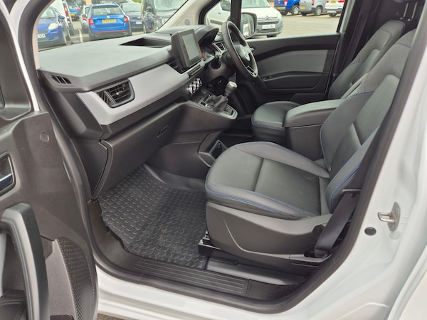Used Nissan Other 2023 for sale - 74779762: Photo 17