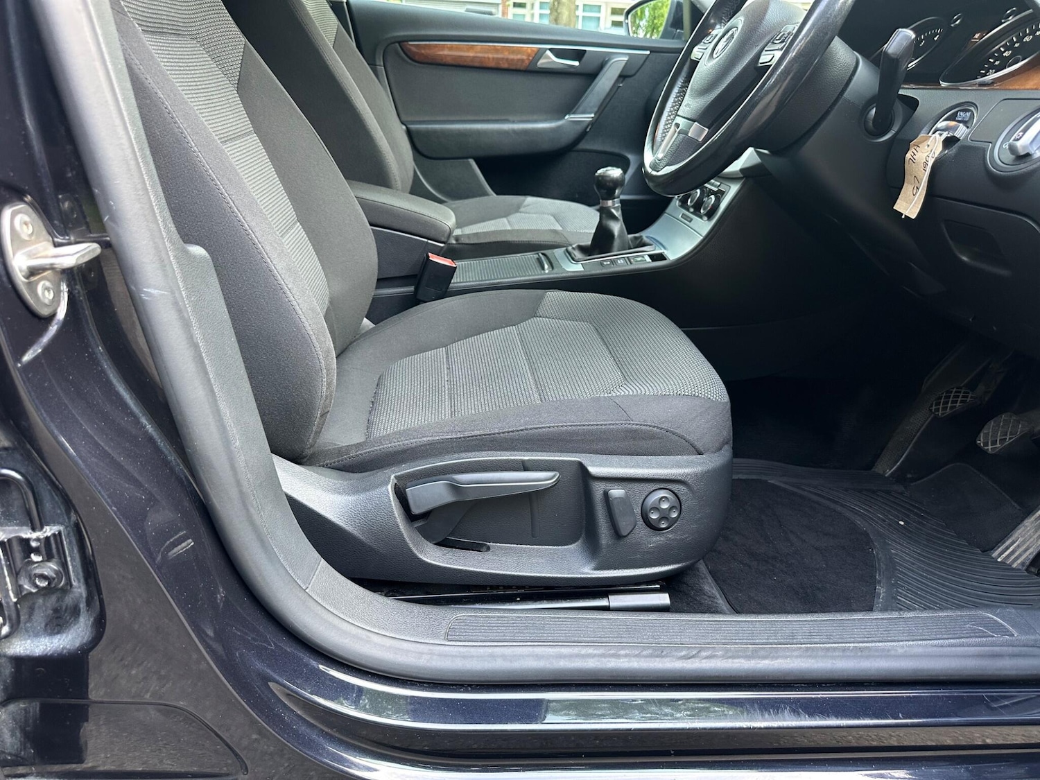 Used Volkswagen Passat for sale - 76523276: Photo 20