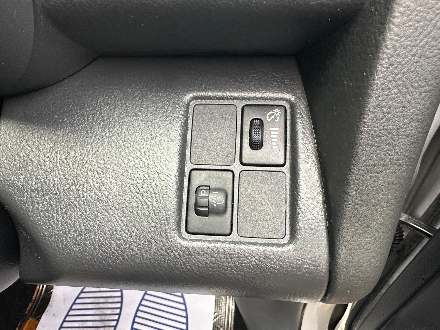 Used Toyota RAV4 for sale - 76523289: Photo 27