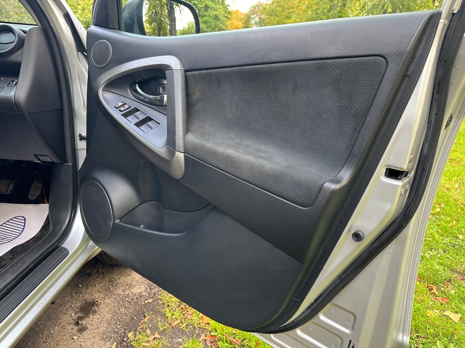 Used Toyota RAV4 for sale - 76523289: Photo 38