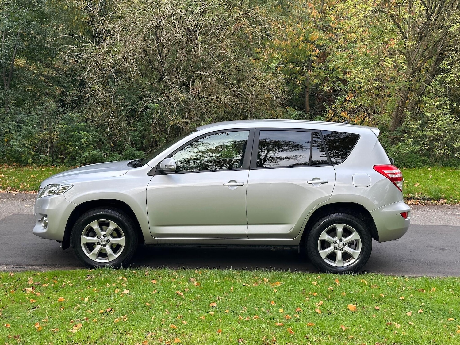 Used Toyota RAV4 for sale - 76523289: Photo 8