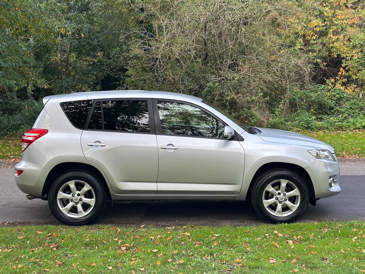 Used Toyota RAV4 for sale - 76523289: Photo 9