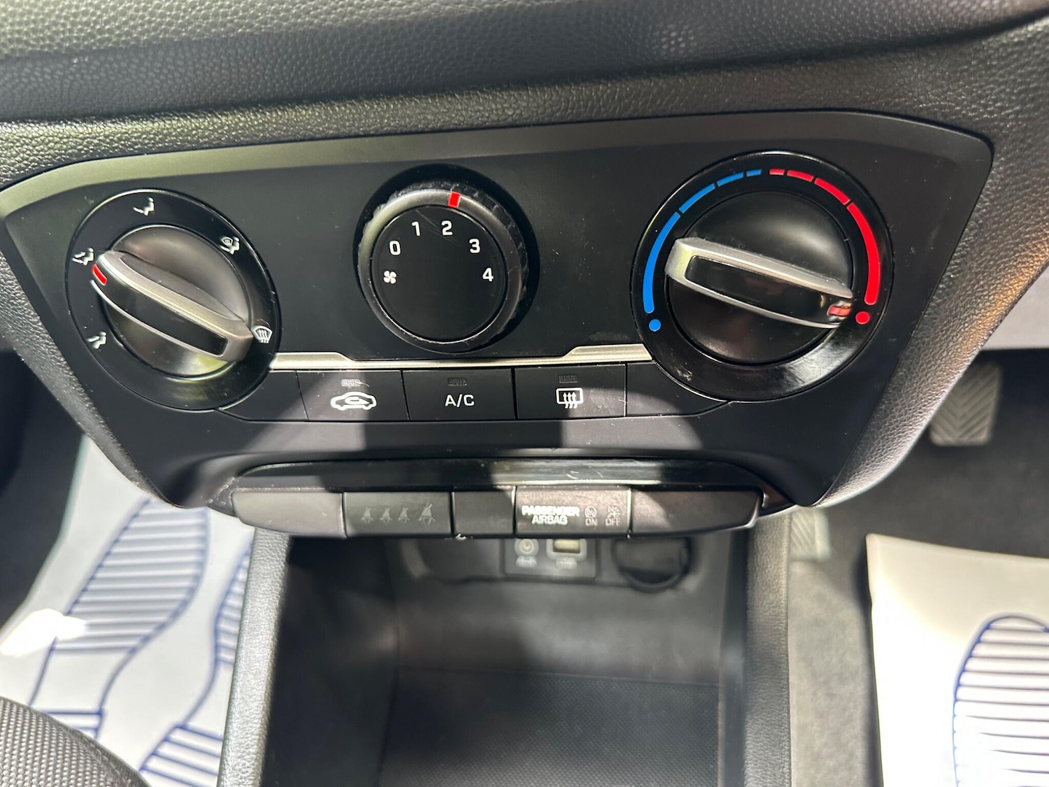 Used Hyundai i20 2018 for sale - 76988627: Photo 28