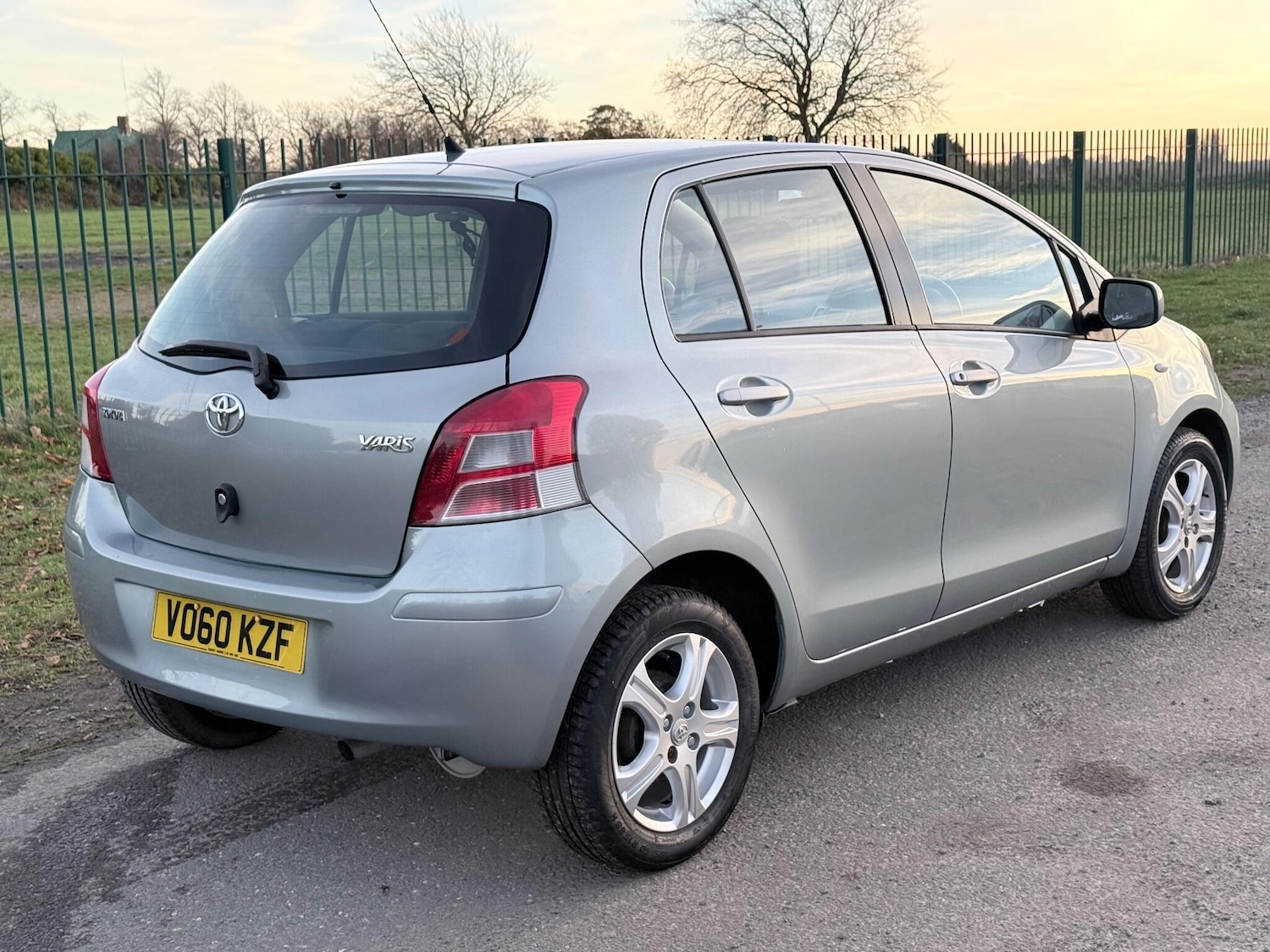 Used Toyota Yaris 2010 for sale - 76658553: Photo 17