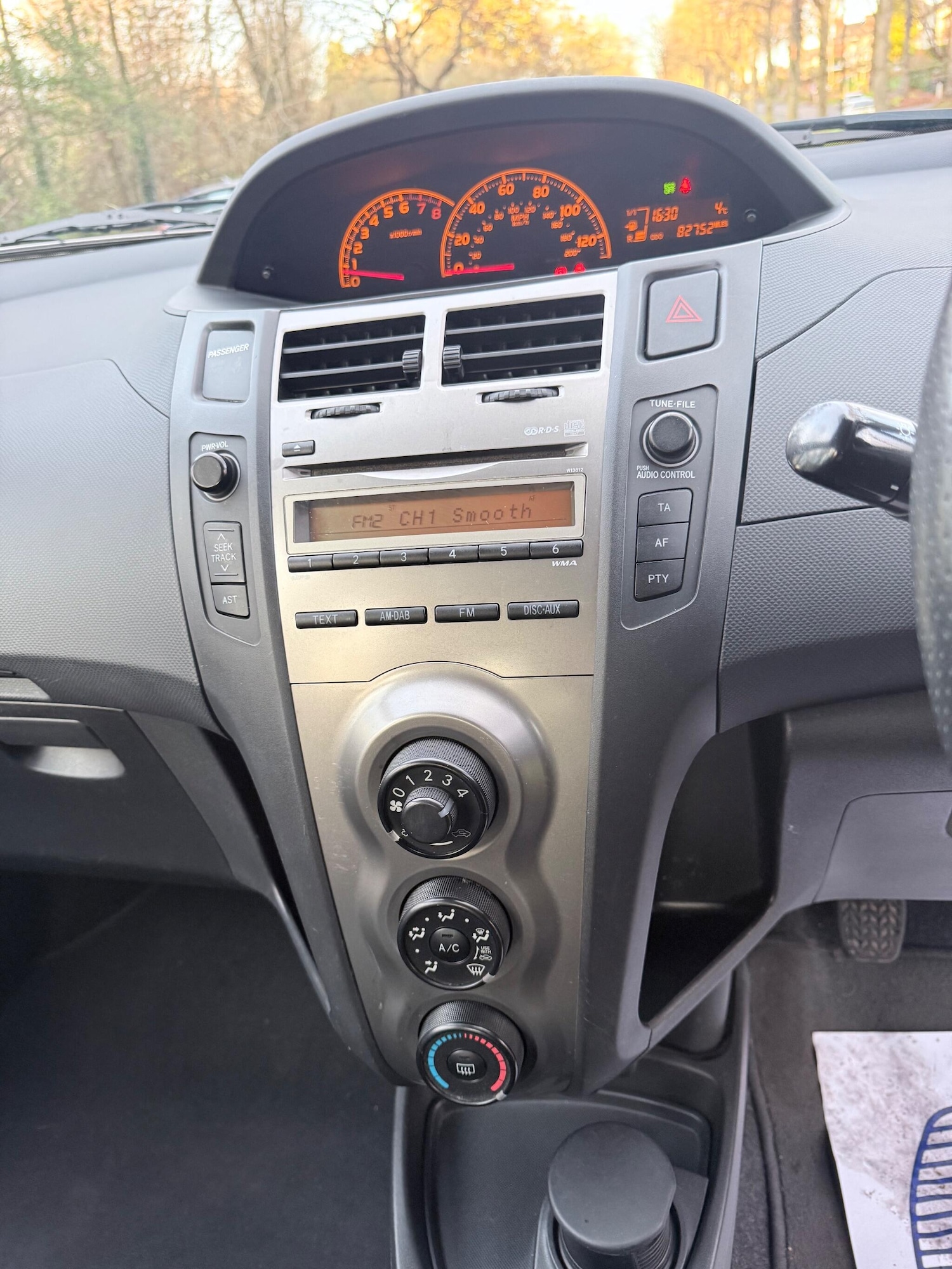 Used Toyota Yaris 2010 for sale - 76658553: Photo 19