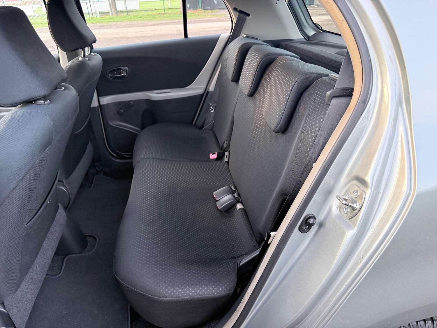 Used Toyota Yaris 2010 for sale - 76658553: Photo 23