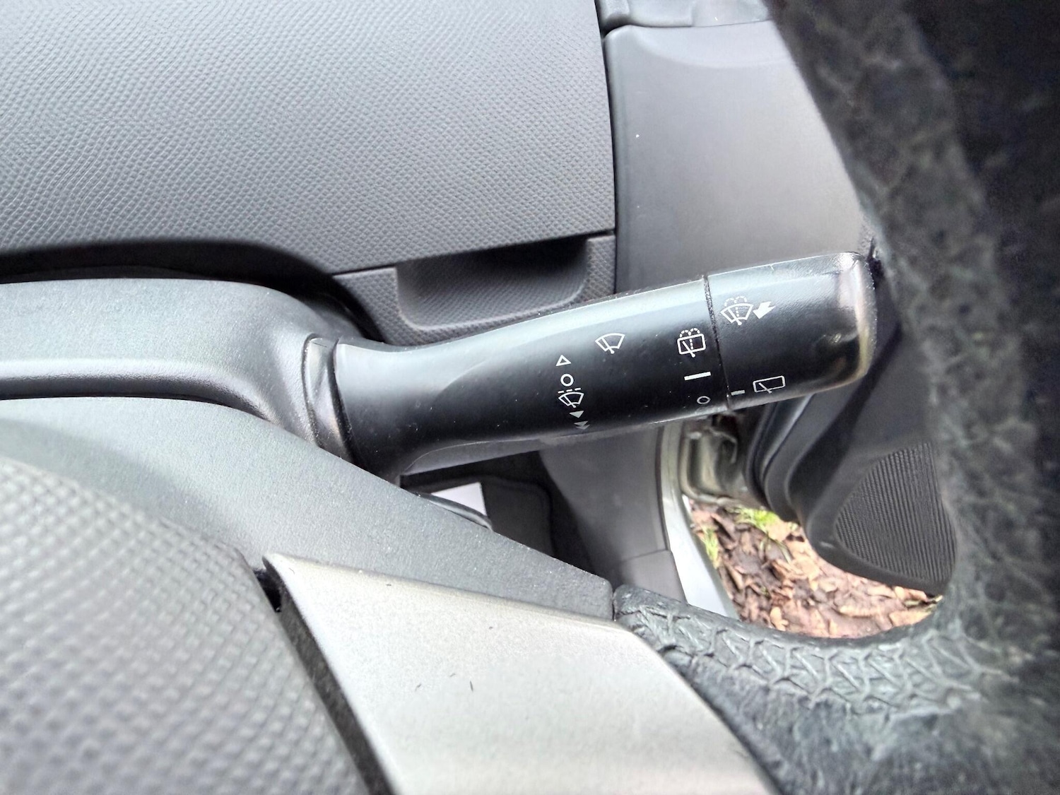 Used Toyota Yaris 2010 for sale - 76658553: Photo 30