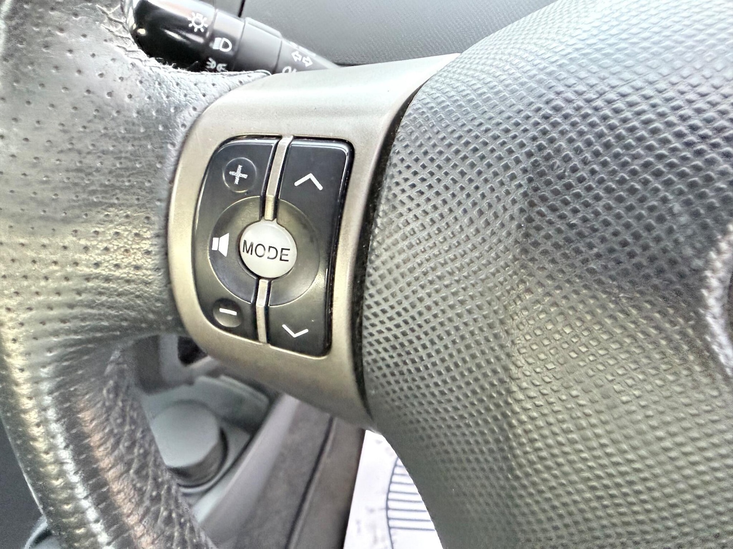 Used Toyota Yaris 2010 for sale - 76658553: Photo 31