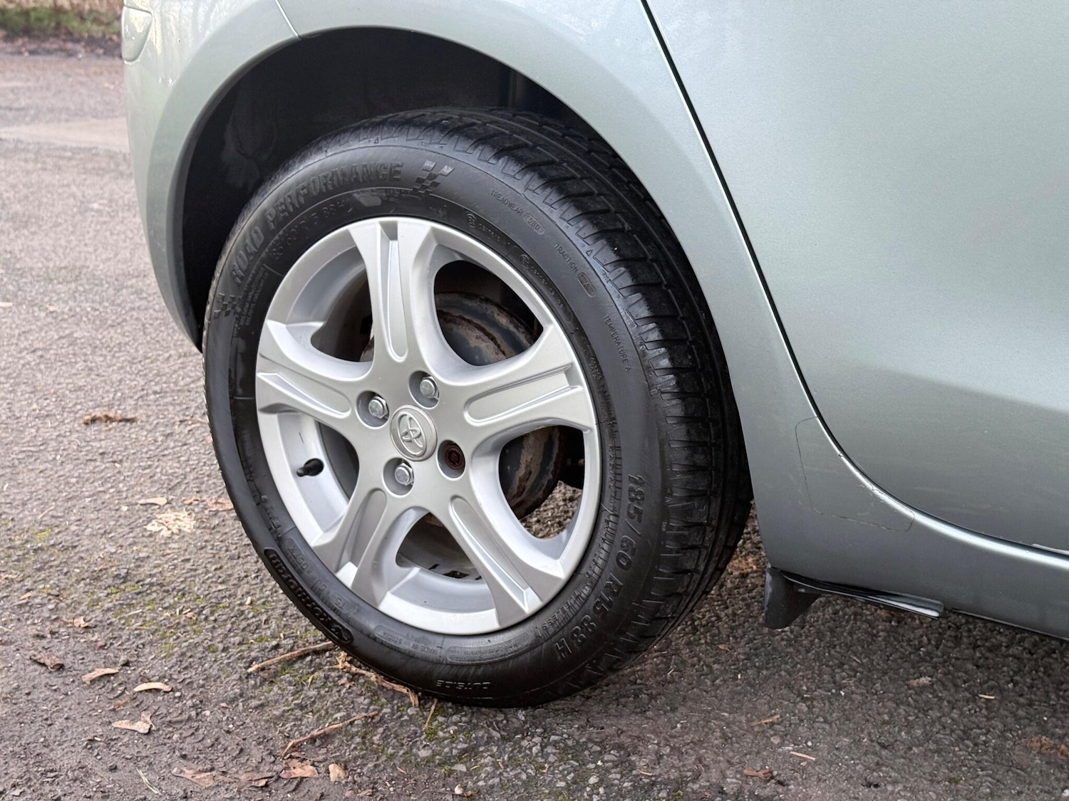 Used Toyota Yaris 2010 for sale - 76658553: Photo 37