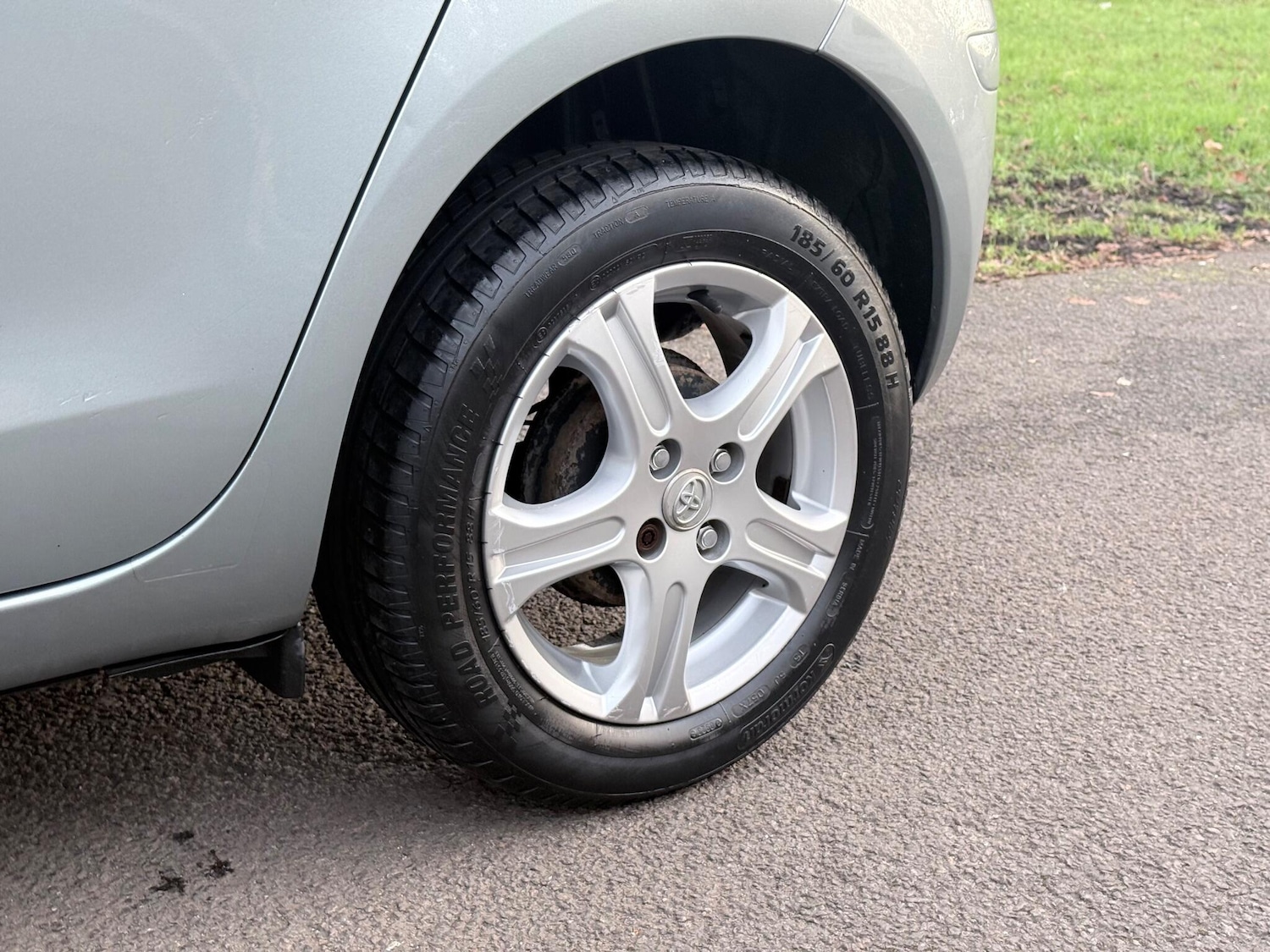 Used Toyota Yaris 2010 for sale - 76658553: Photo 39