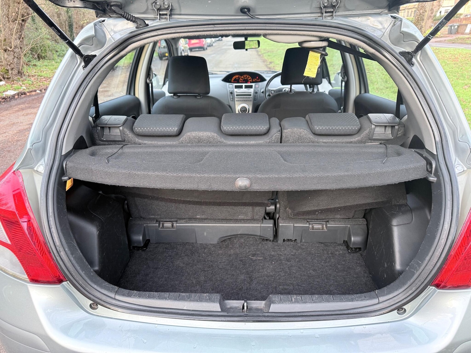 Used Toyota Yaris 2010 for sale - 76658553: Photo 43