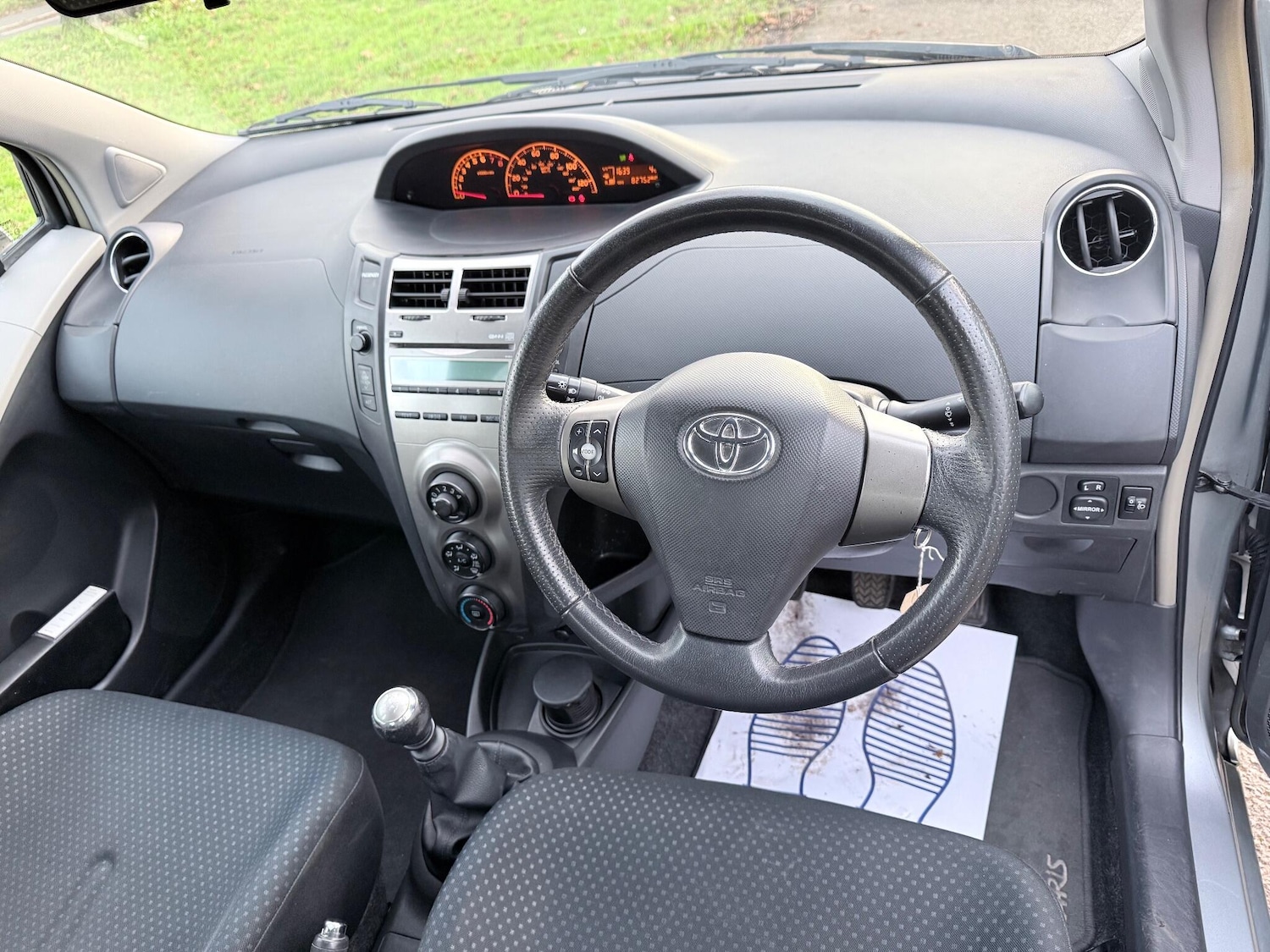 Used Toyota Yaris 2010 for sale - 76658553: Photo 44