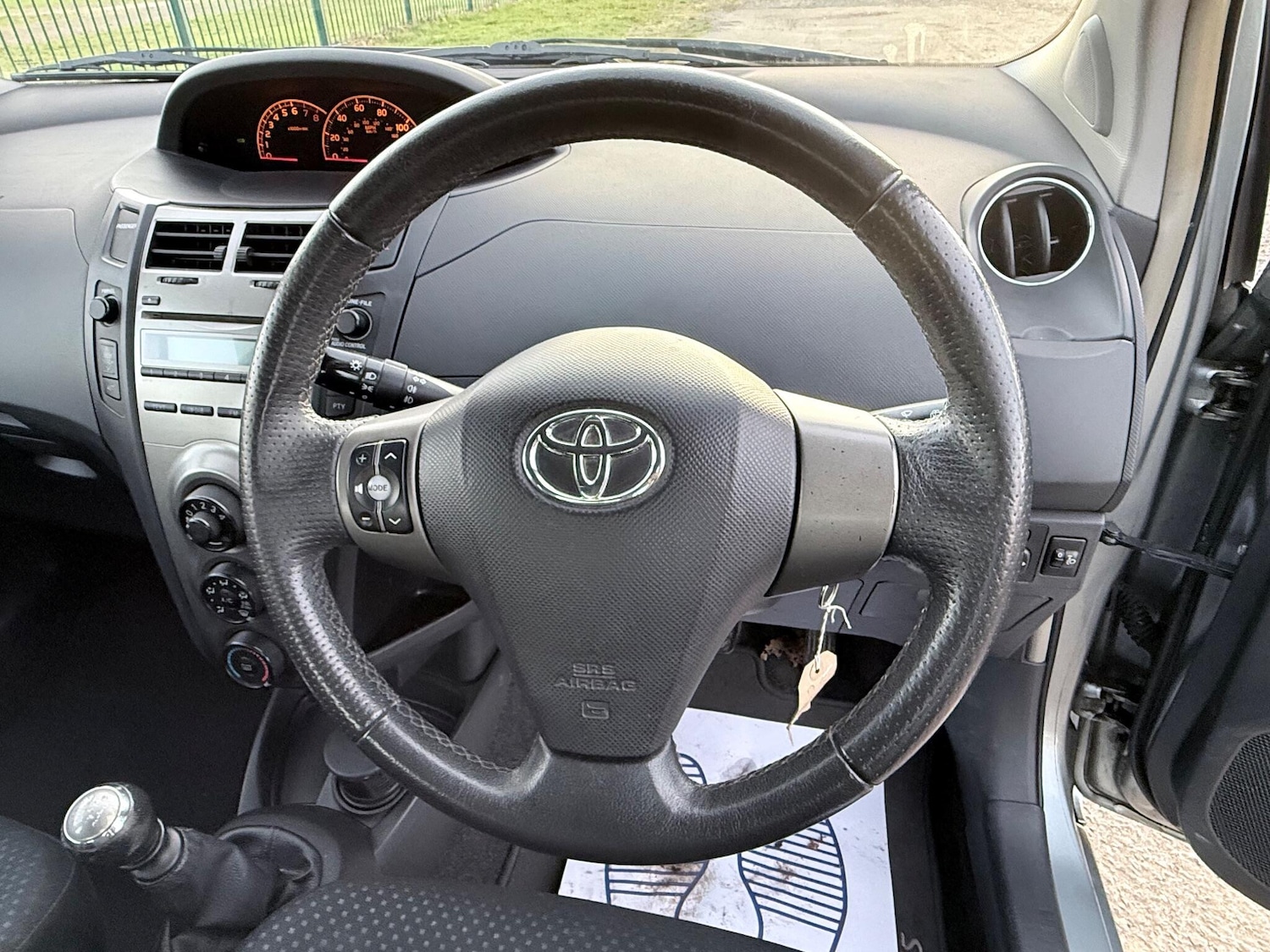 Used Toyota Yaris 2010 for sale - 76658553: Photo 45