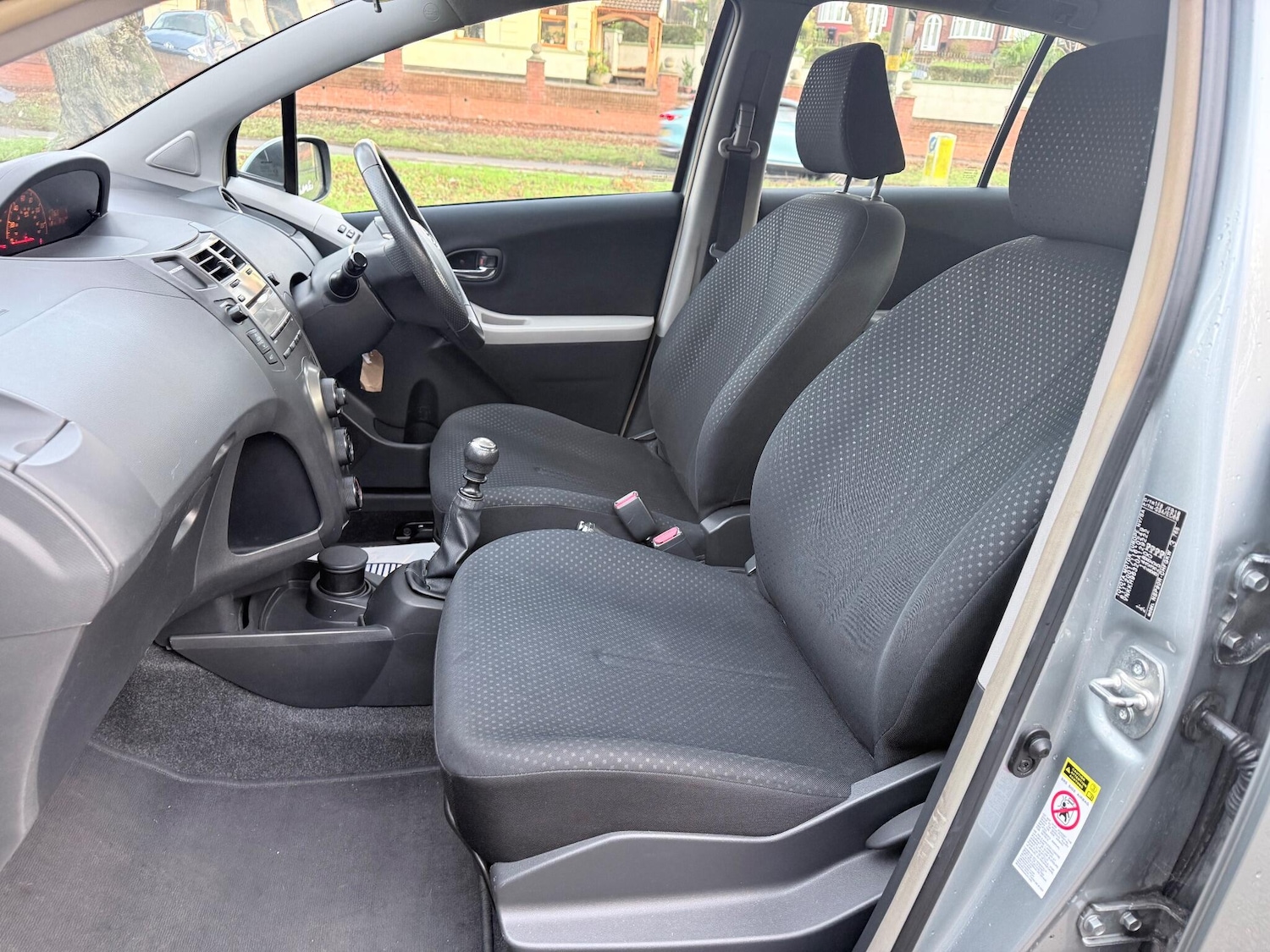 Used Toyota Yaris 2010 for sale - 76658553: Photo 46