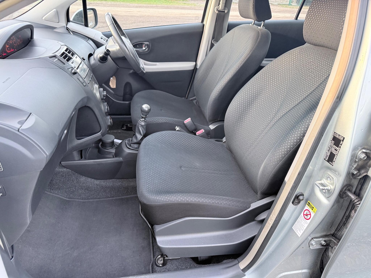 Used Toyota Yaris 2010 for sale - 76658553: Photo 47