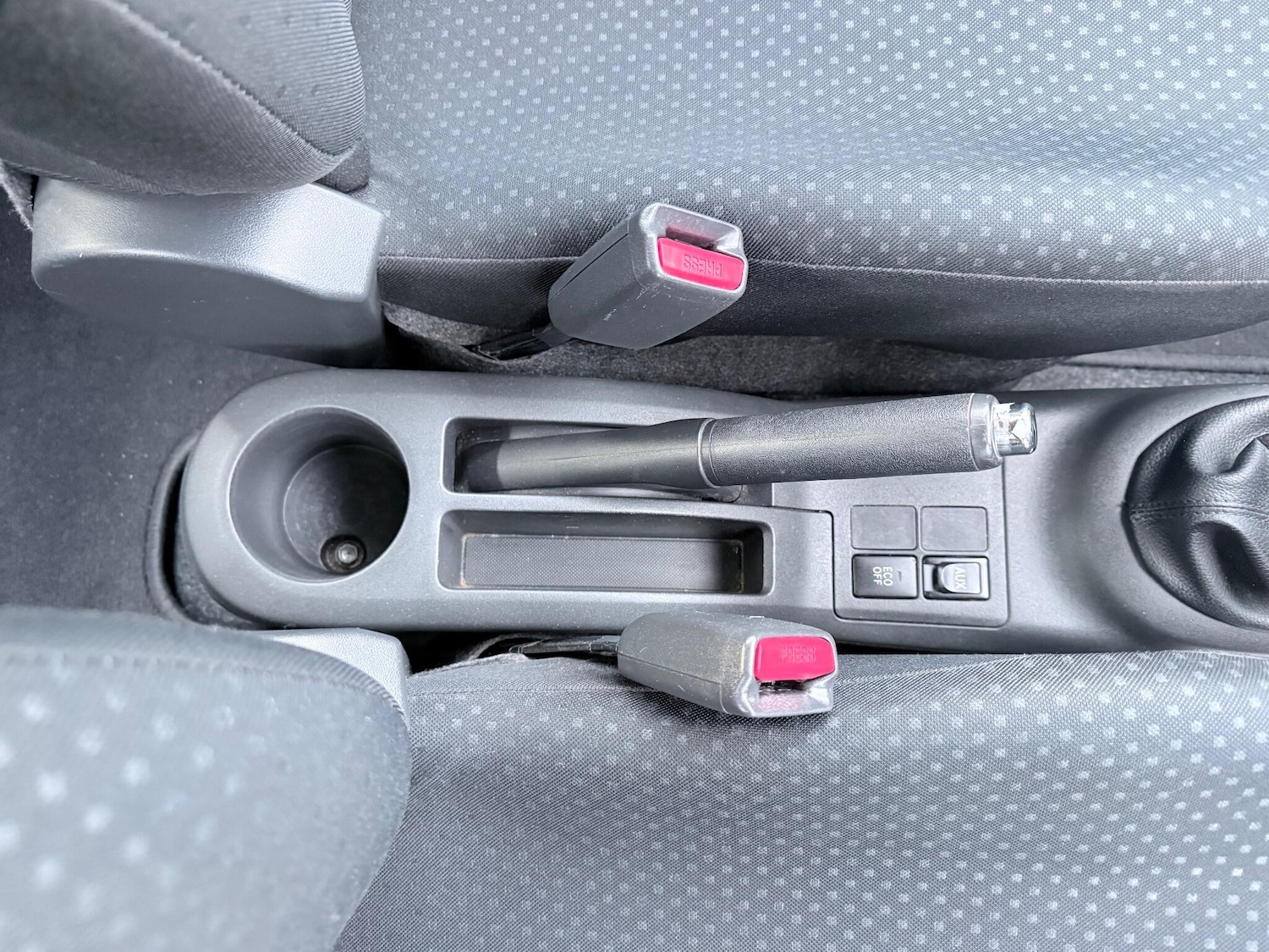 Used Toyota Yaris 2010 for sale - 76658553: Photo 52