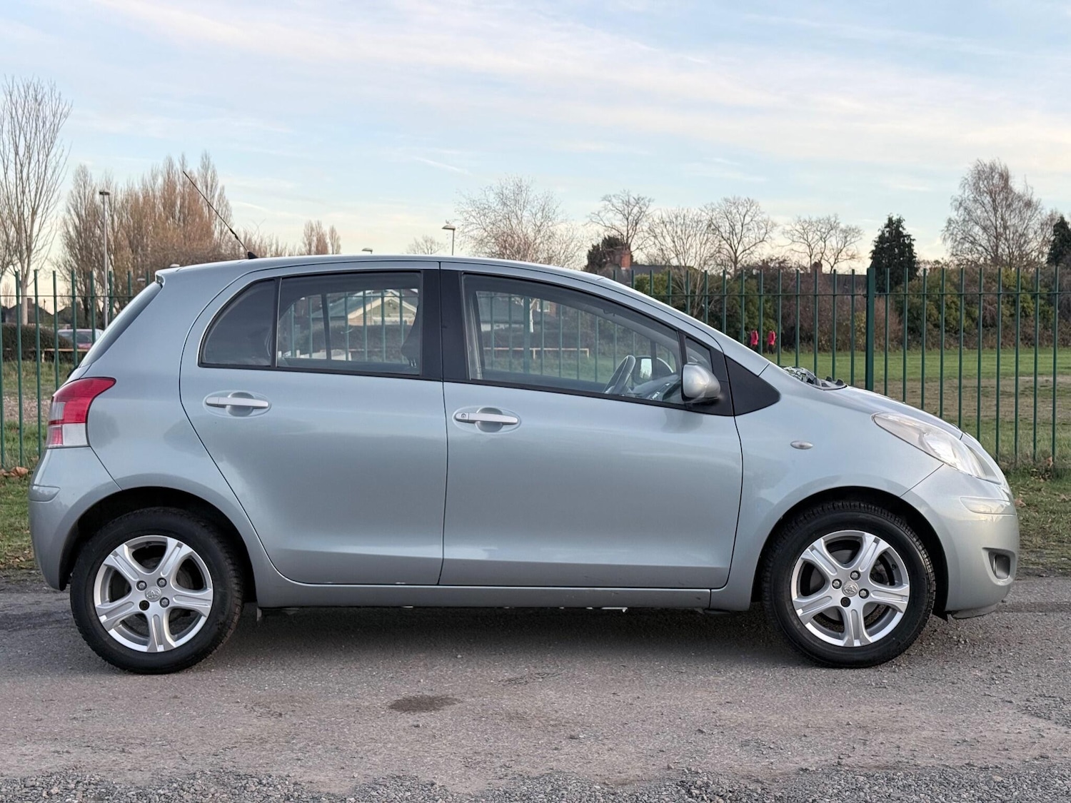 Used Toyota Yaris 2010 for sale - 76658553: Photo 8