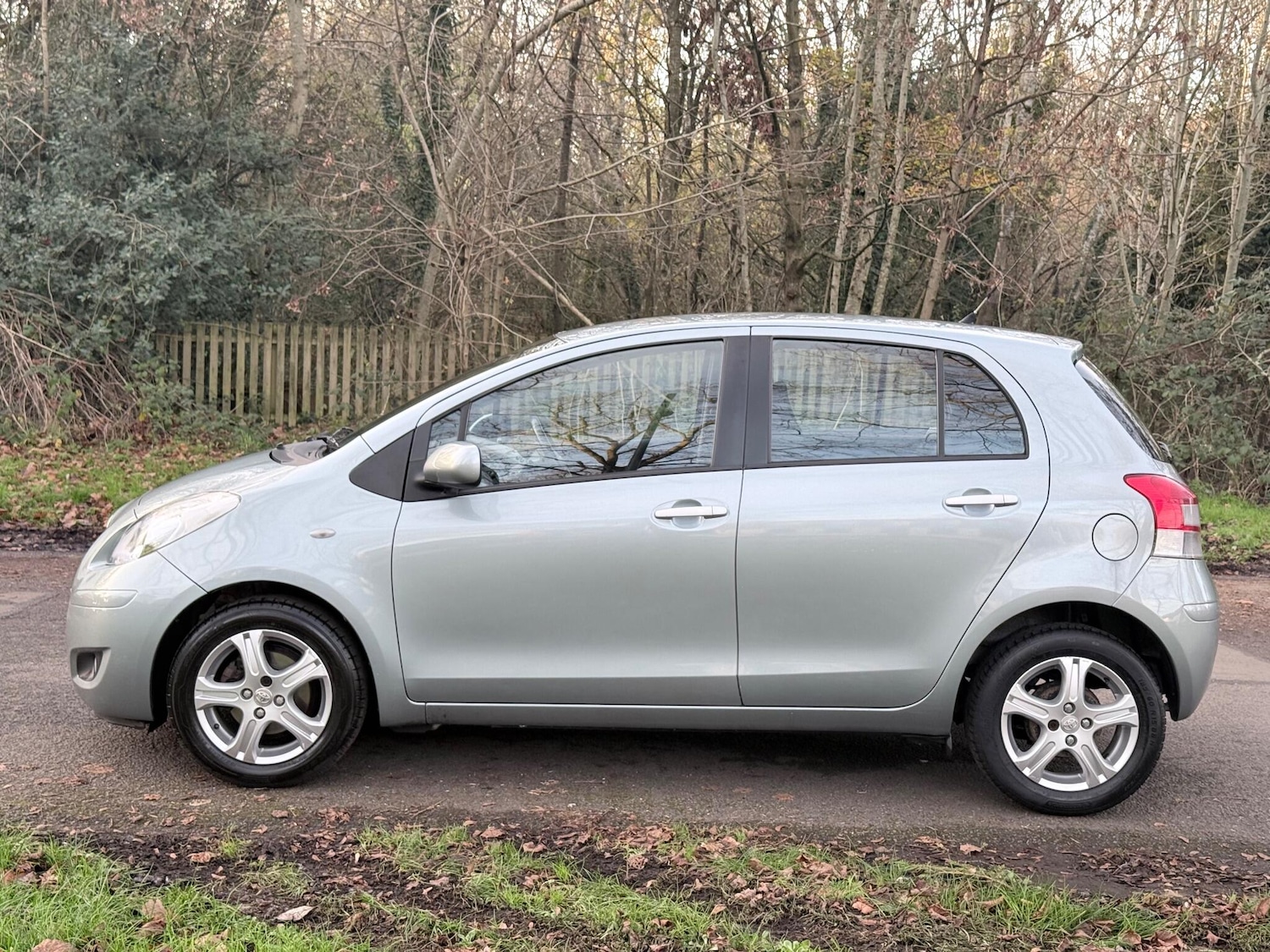 Used Toyota Yaris 2010 for sale - 76658553: Photo 9