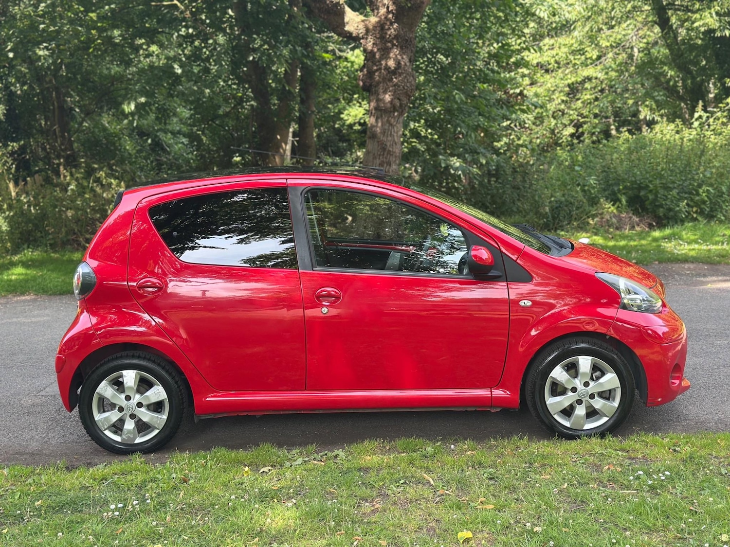 Used Toyota AYGO for sale - 76523290: Photo 8