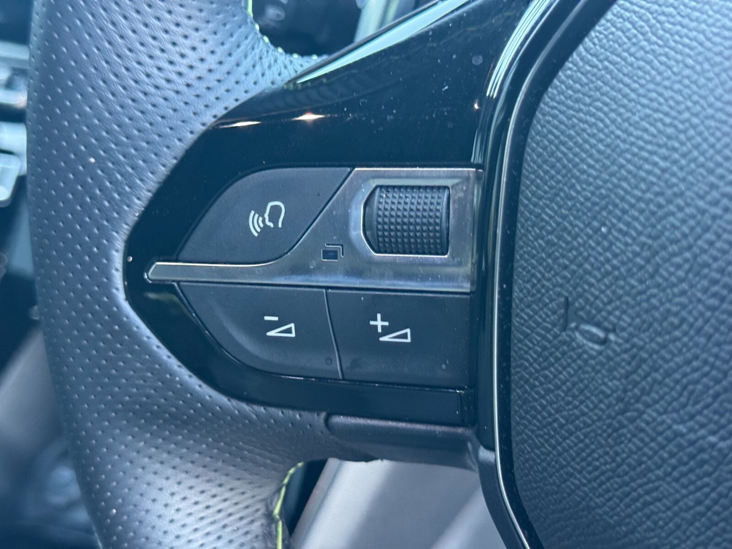 Used Peugeot 2008 2024 for sale - 76018256: Photo 30