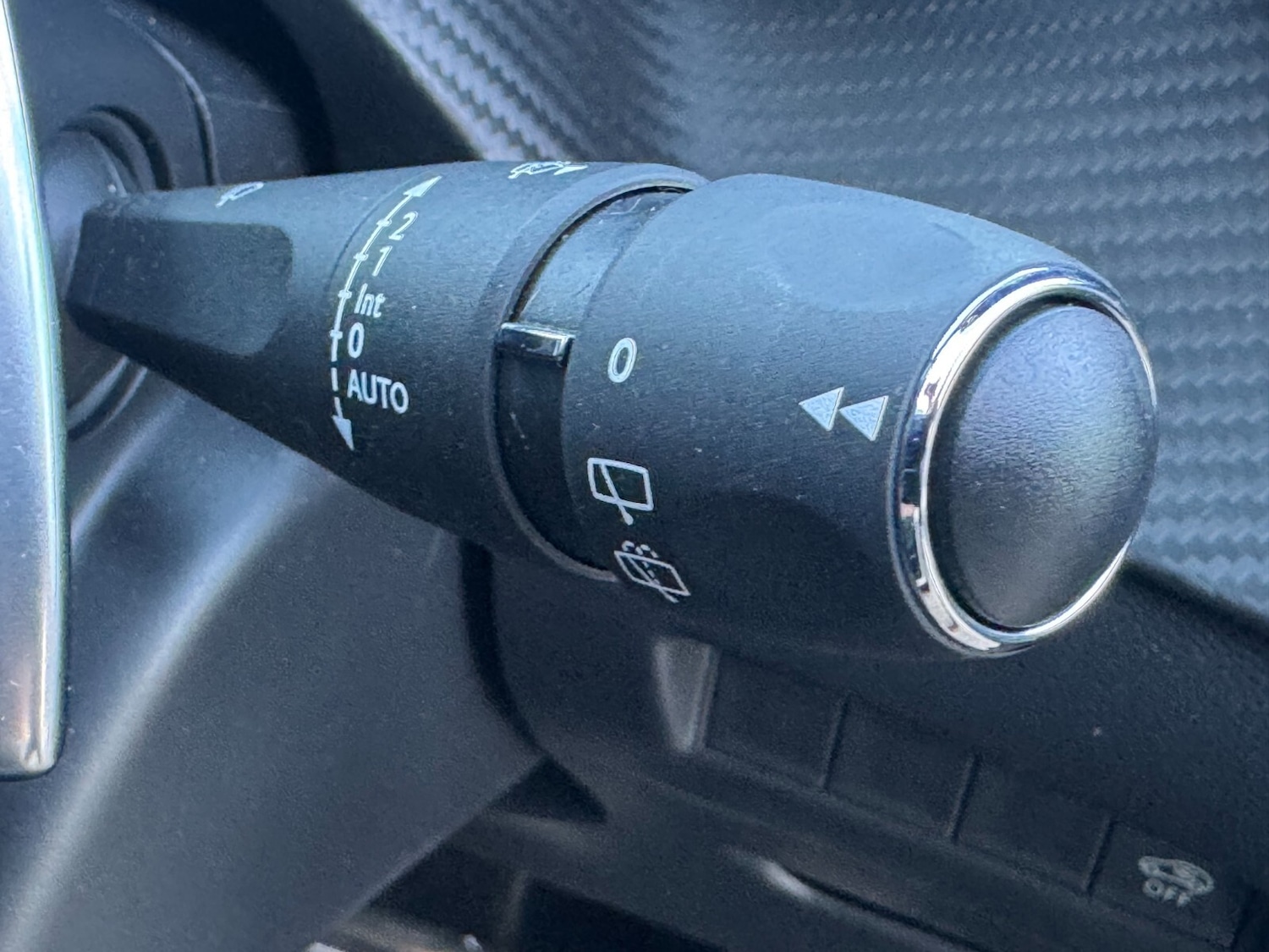 Used Peugeot 2008 2024 for sale - 76018256: Photo 32