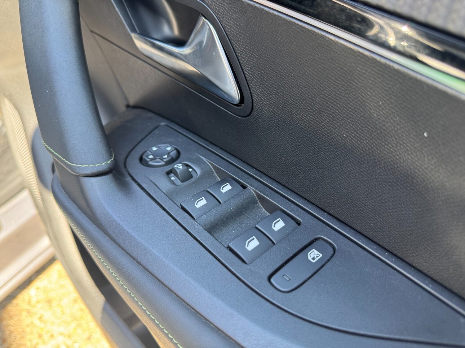 Used Peugeot 2008 2024 for sale - 76018212: Photo 29