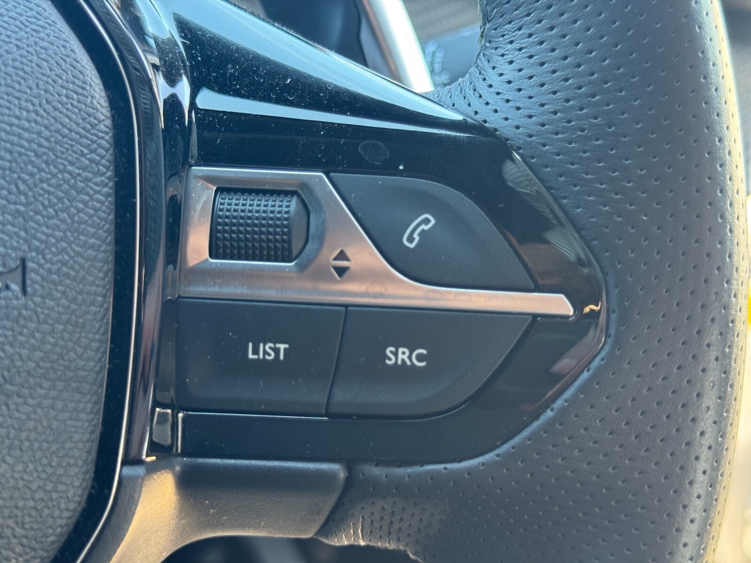 Used Peugeot 2008 2024 for sale - 76018212: Photo 32