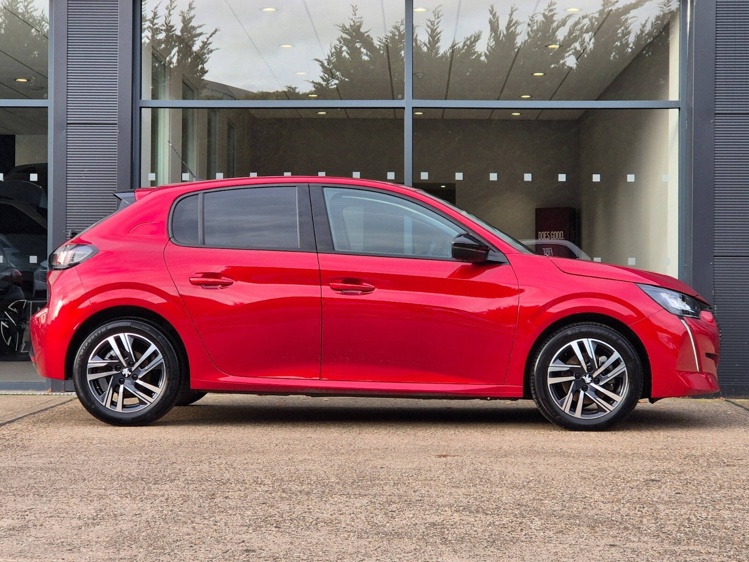 Used Peugeot 208 2023 for sale - 76458905: Photo 2