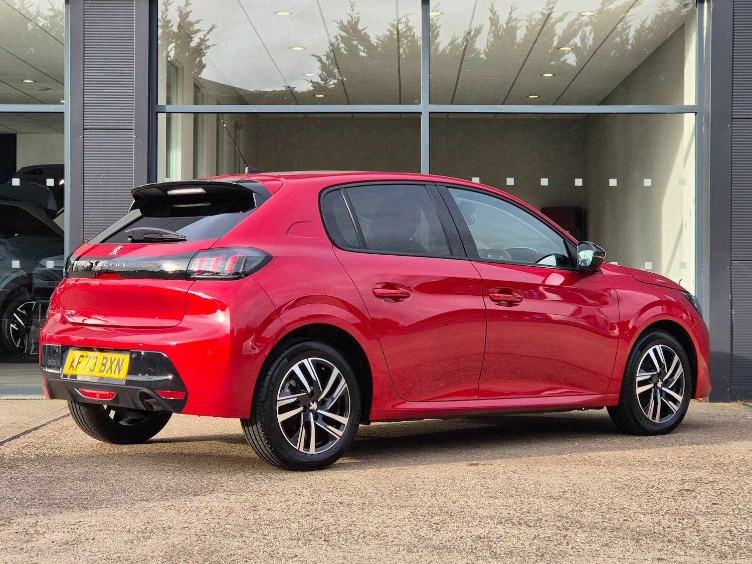 Used Peugeot 208 2023 for sale - 76458905: Photo 3