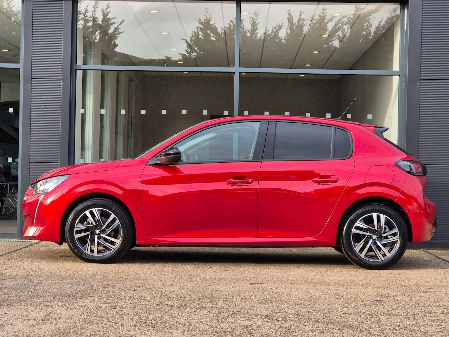 Used Peugeot 208 2023 for sale - 76458905: Photo 6