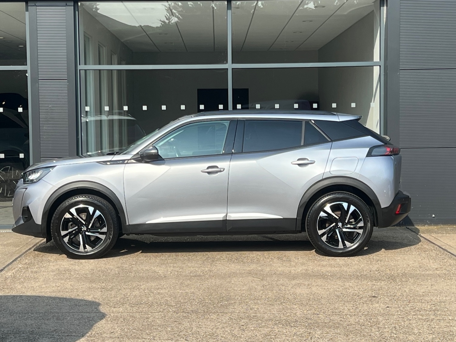 Used Peugeot 2008 2021 for sale - 75534392: Photo 4