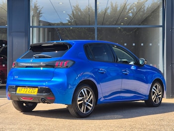 Used Peugeot 208 2023 for sale - 78102982: Photo