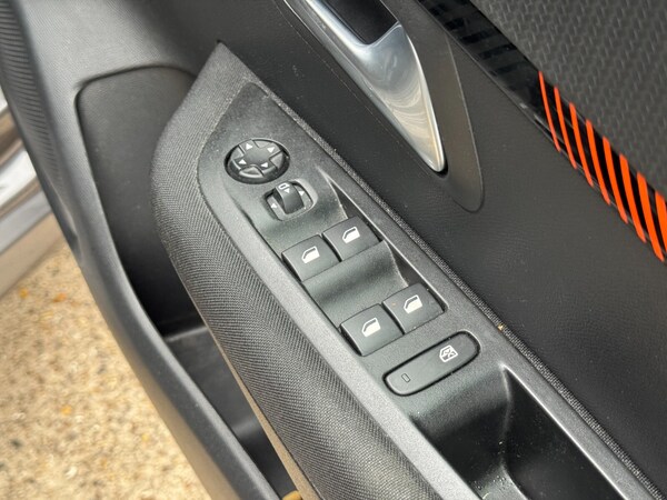 Used Peugeot 208 2022 for sale - 76176320: Photo 27