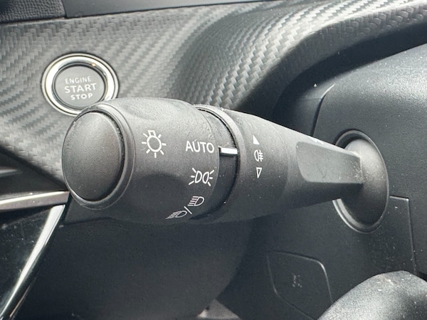 Used Peugeot 208 2022 for sale - 76176320: Photo 33